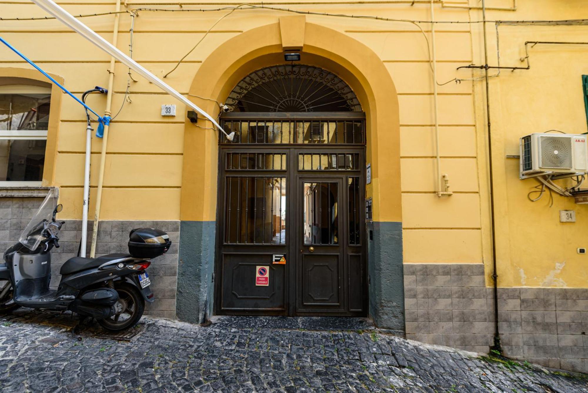 Casa Rega Apartment Napoli Bagian luar foto