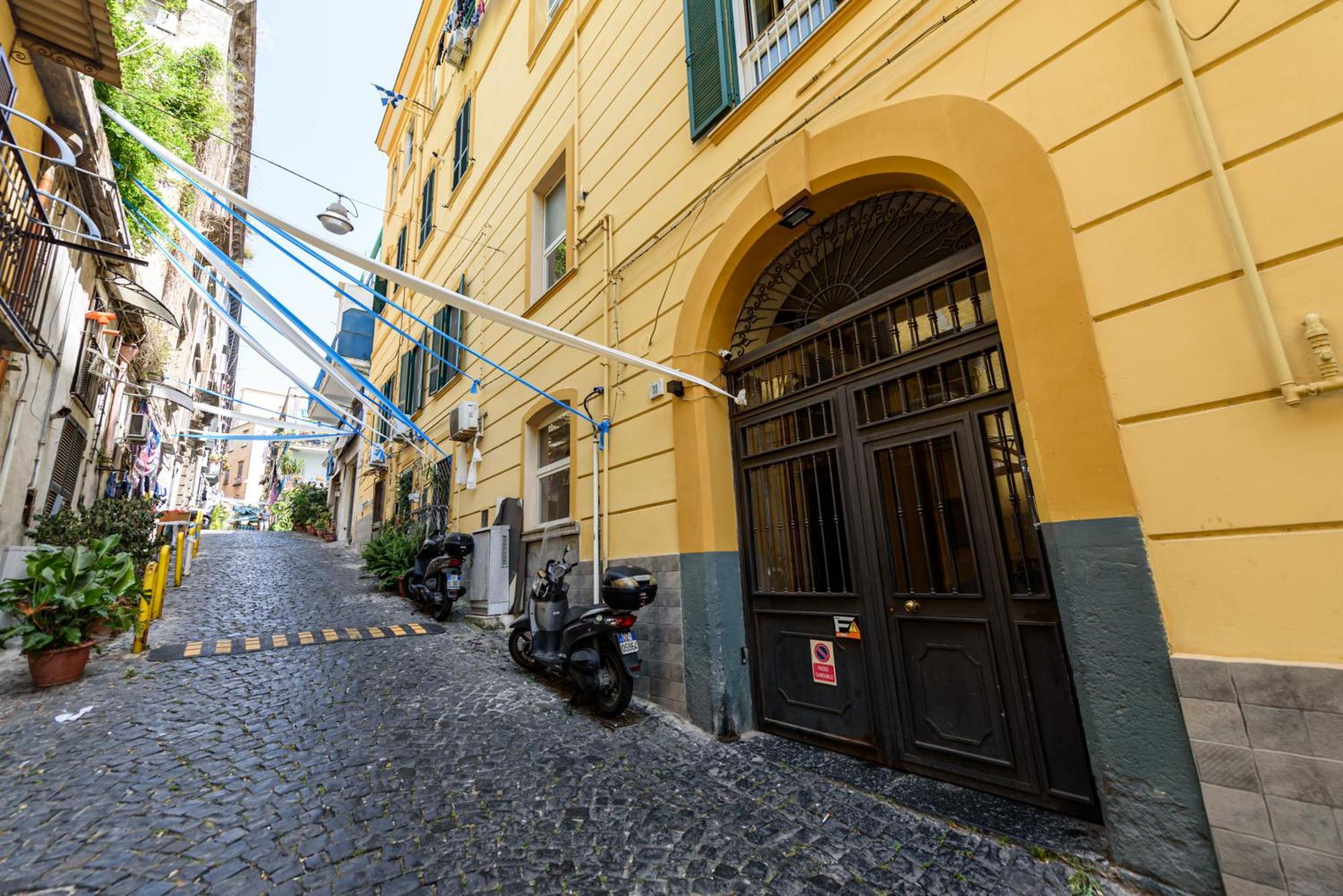 Casa Rega Apartment Napoli Bagian luar foto